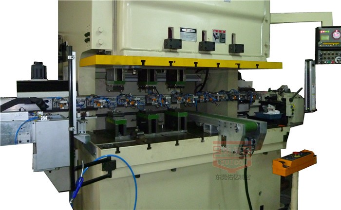 多工位連桿式機(jī)械手技術(shù)指南：特性解析與應(yīng)用要求